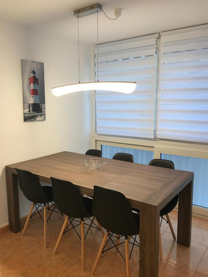 Modern 3bdr, A/c, Wifi & Parking Apartament Vinarós