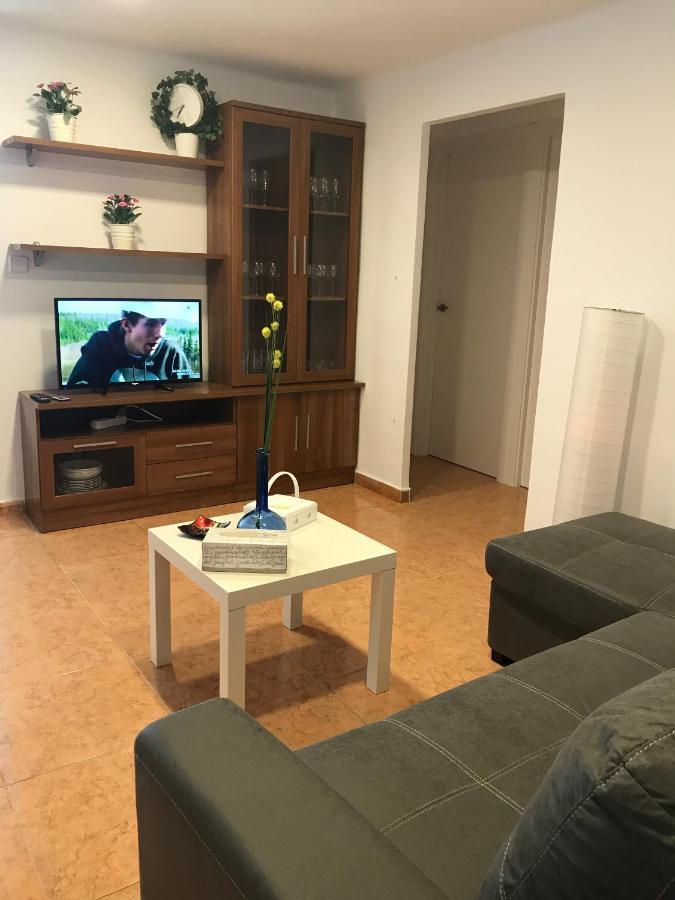 Modern 3bdr, A/c, Wifi & Parking