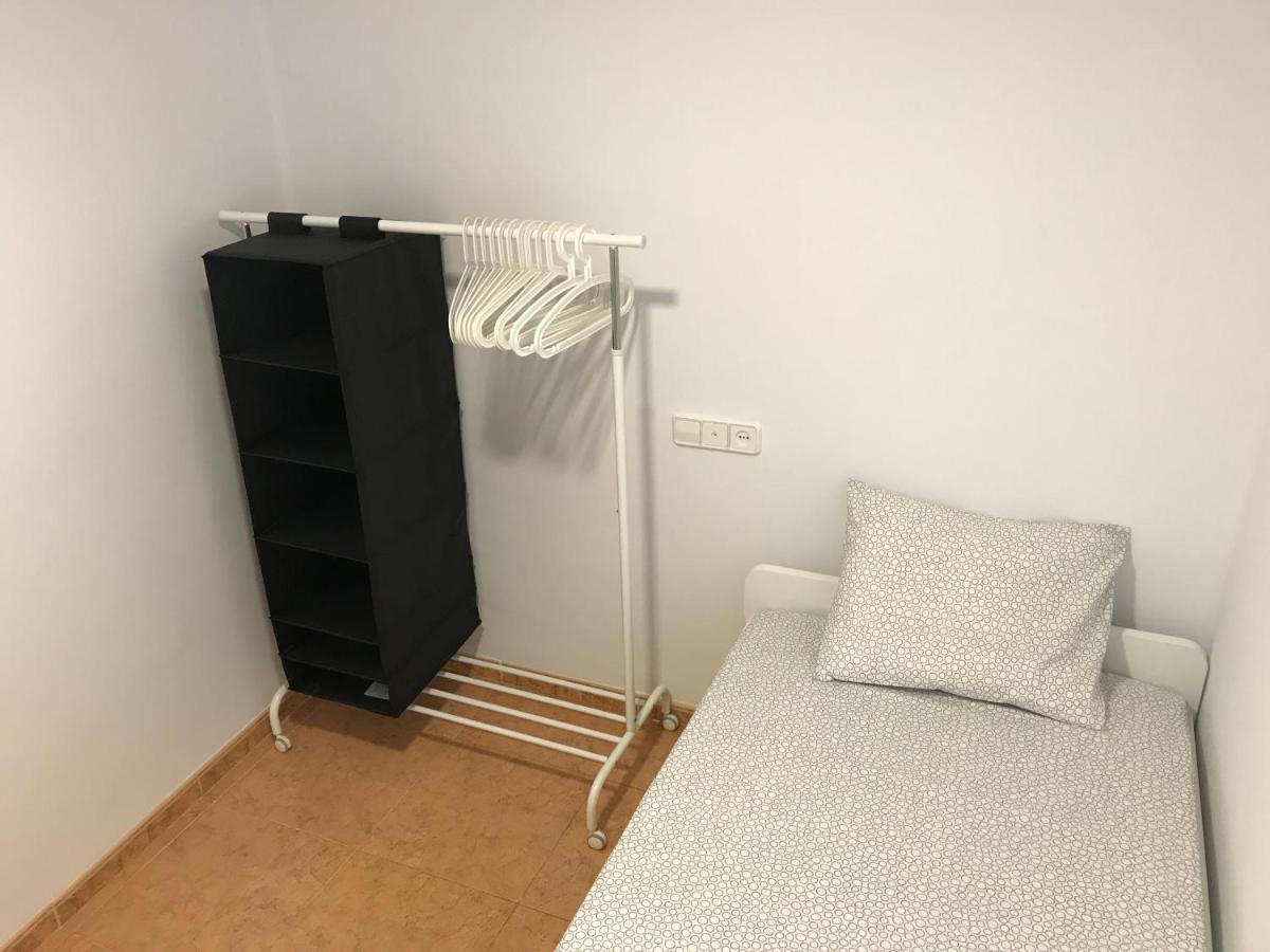 Modern 3bdr, A/c, Wifi & Parking *