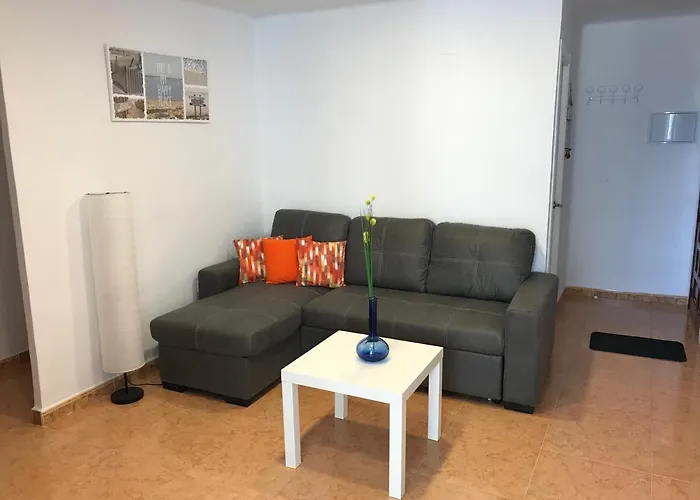 Central Modern 3Bdr, A/C, Wifi & Parking