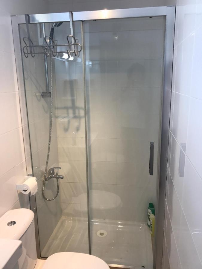 Modern 3bdr, A/c, Wifi & Parking Apartment
