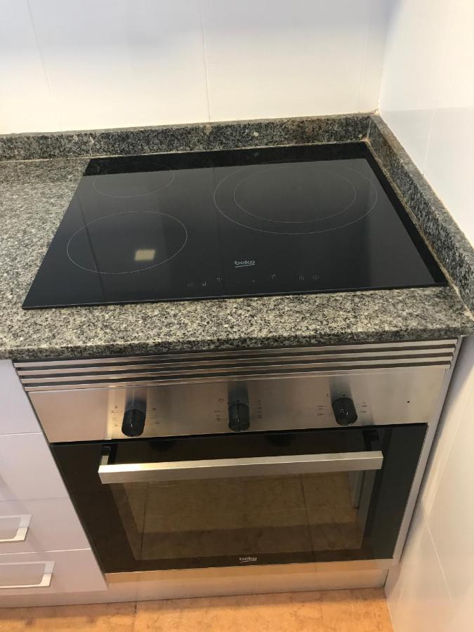 Modern 3bdr, A/c, Wifi & Parking Apartment