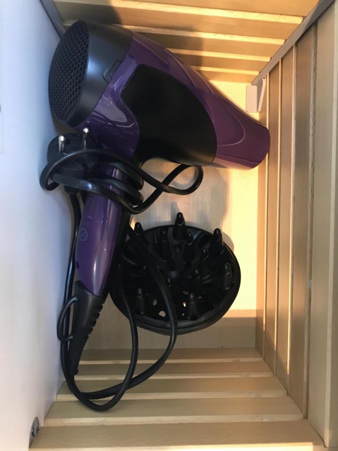 Modern 3bdr, A/c, Wifi & Parking *